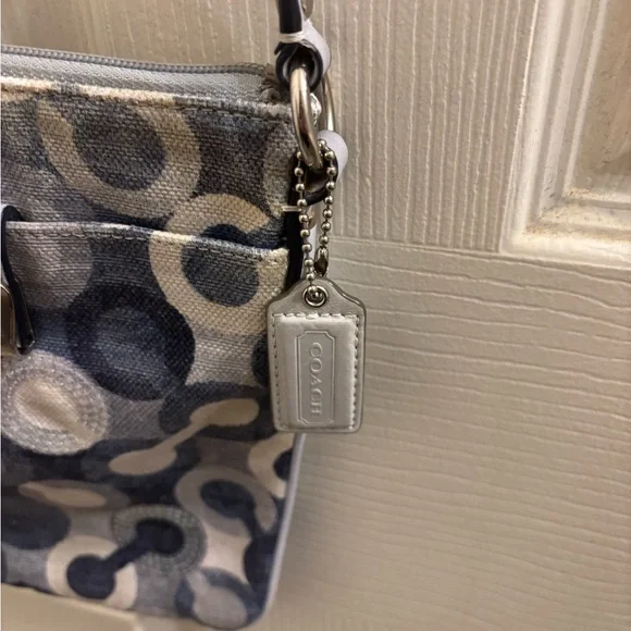 COPY - Coach Elegant Gray Patterned Crossbody Bag - Picture 4 of 8